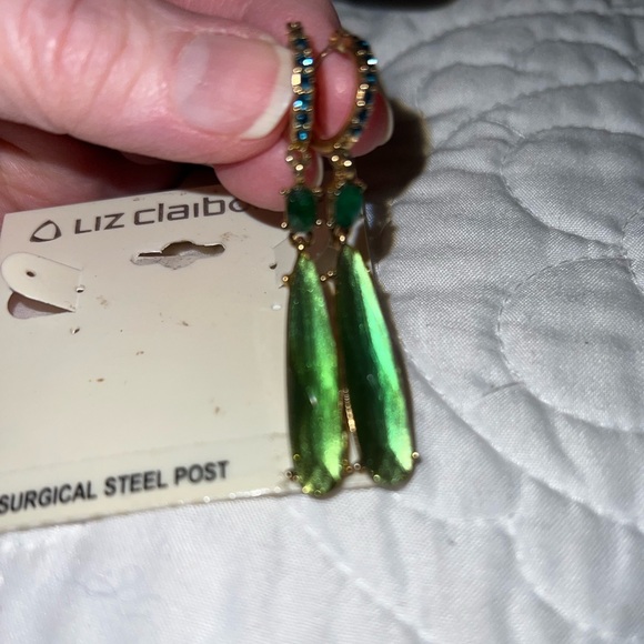 Vintage Liz Claiborne Hoop Dangle Green Earrings NWT - Picture 4 of 5